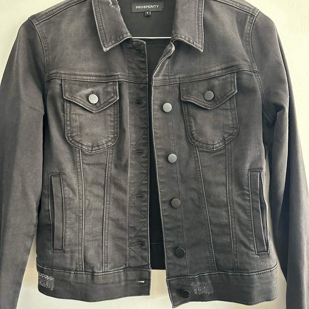 Modern Black Denim Jacket for Women - Picture 3 of 4